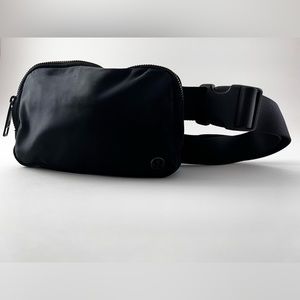 ORIGINAL Lululemon Athletica Everywhere Belt Bag